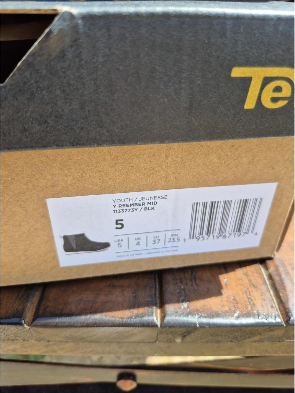 Teva Boys Reember Mid Moccasin Shoes US 5 Black Quilted Boots - Picture 6 of 6